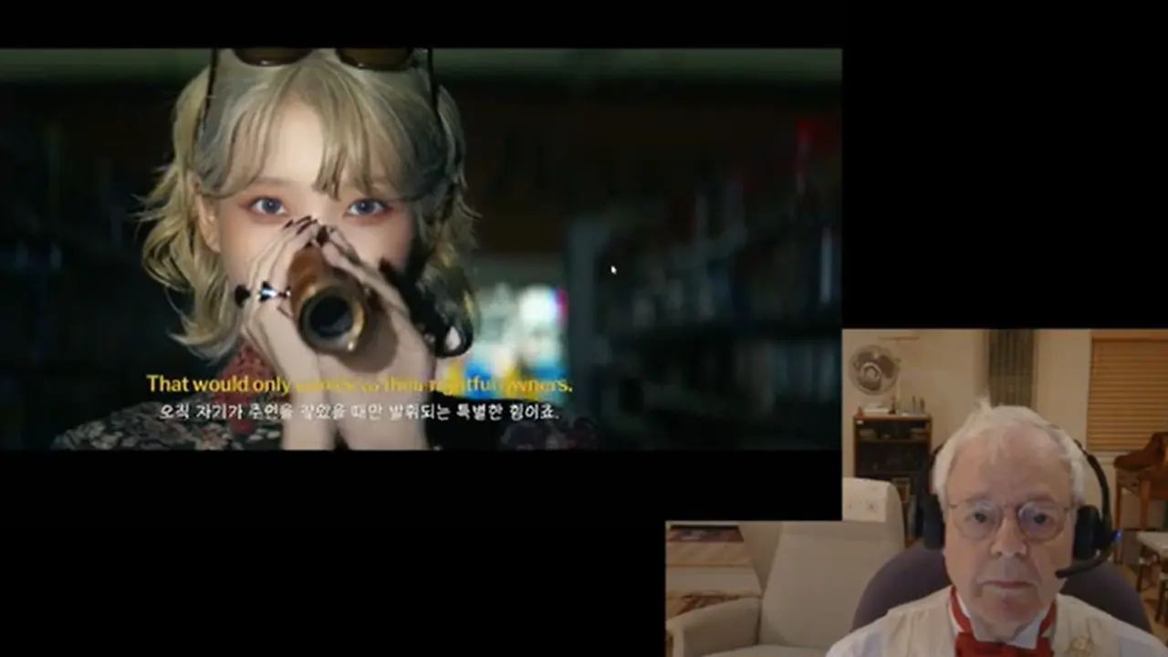 Pemilik akun Youtube Zev Does KDrama yang merupakan kakek-kakek penggemar IU dapat tiket nonton konser bintang Korsel itu saat di AS. (Tangkapan Layar Youtube Zev Does KDrama)