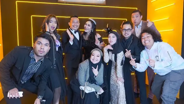 Resmi Pacaran, Ini 6 Potret Thariq Halilintar Dampingi Kegiatan Fuji
