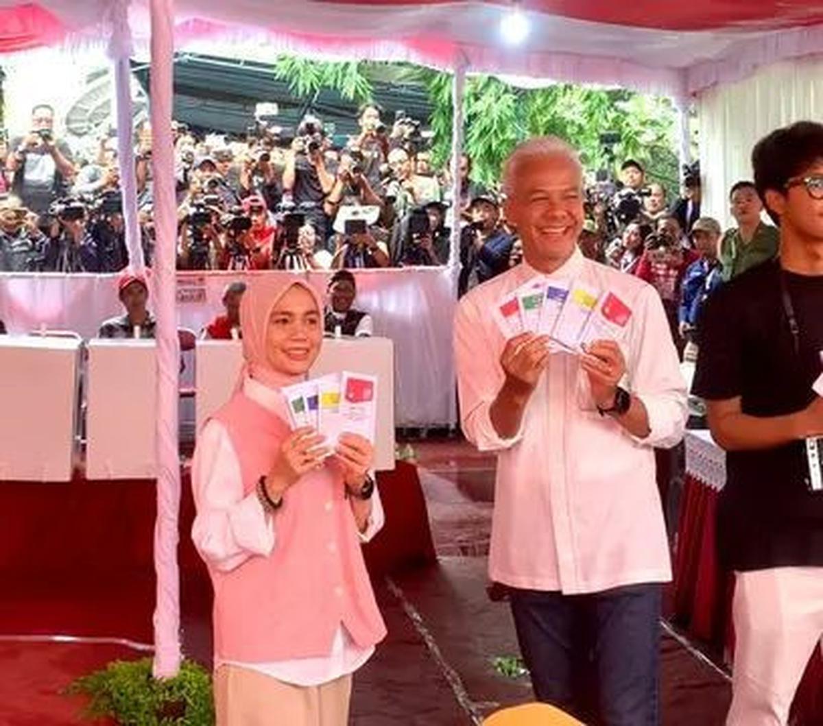 &nbsp;Di posisi kedua ada Ganjar-Mahfud dengan 18.51 persen.&nbsp;