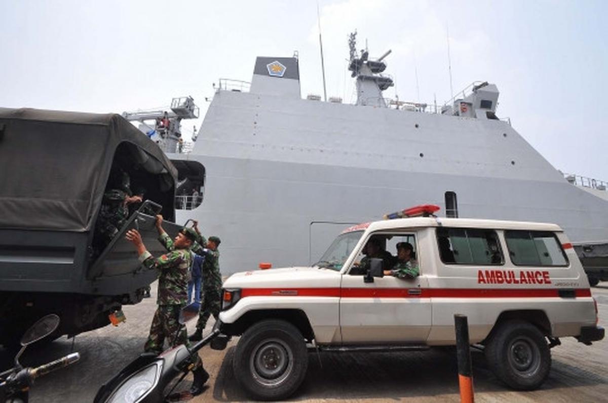 Tiba di Banjarmasin, 3 KRI siap evakuasi korban kabut asap