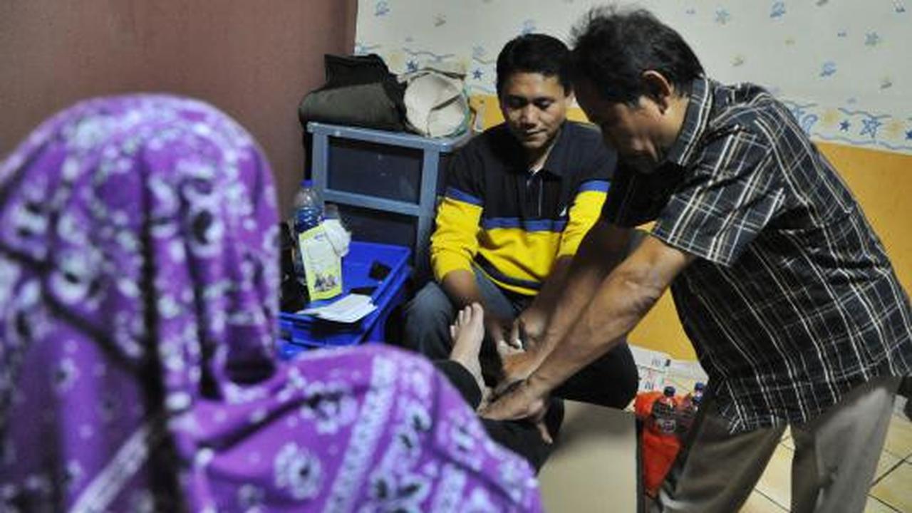 Pengobatan tradisional Terapi Sentil Suharto