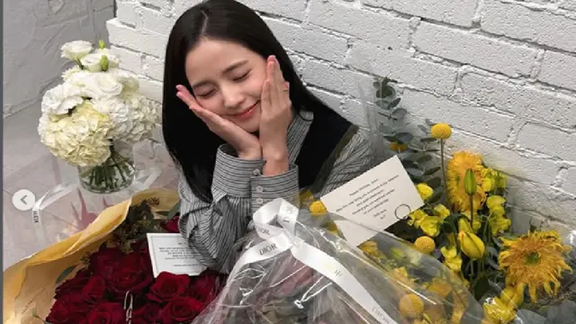 Potret Jisoo BLACKPINK Ultah ke-31, Traktir 103 Fans di Restoran Hotpot