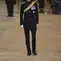Pangeran Harry Berseragam Militer di Malam Penjagaan Ratu Elizabeth II