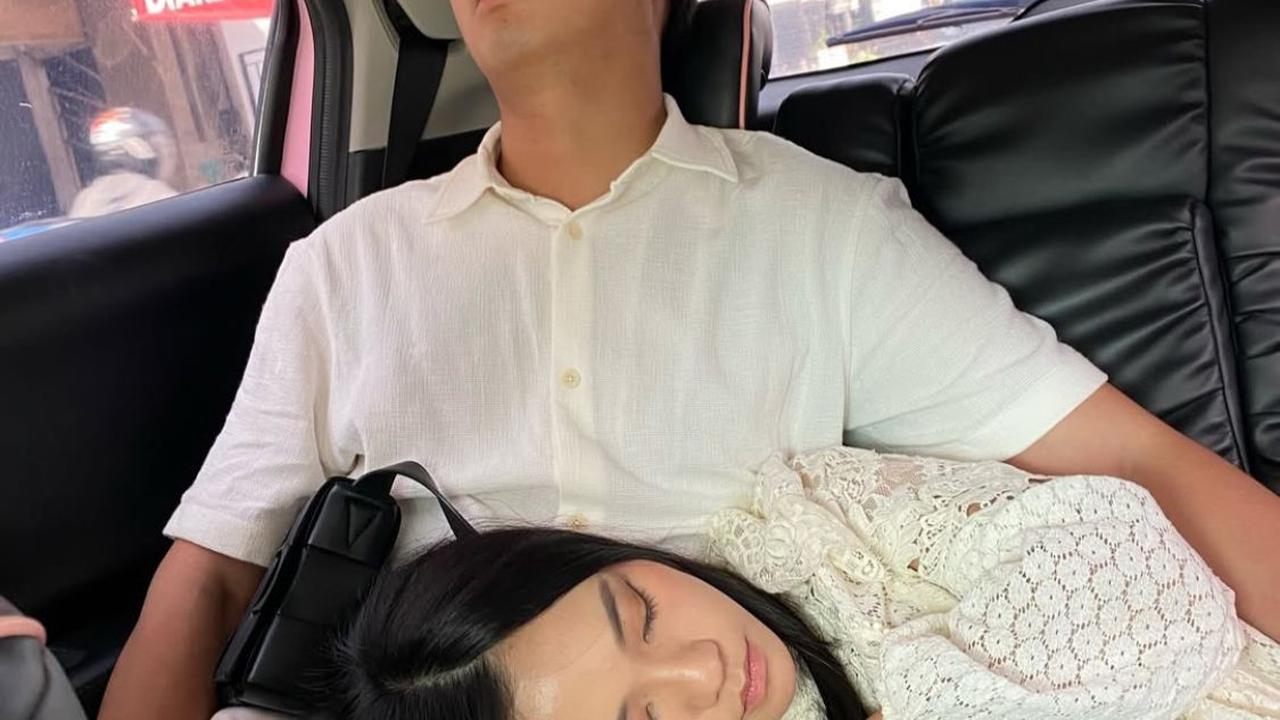 7 Potret Momen Manis Jessica Jane Dilamar Kekasih di Tanggal yang Tak Terduga