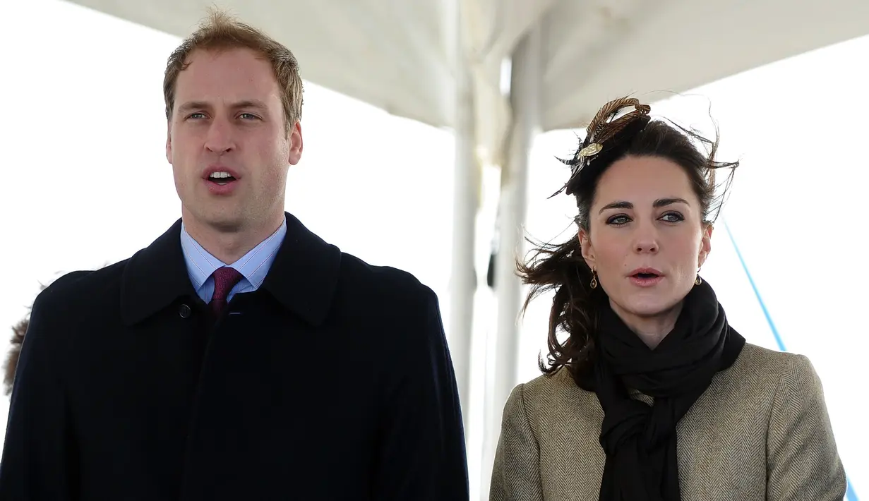 Sudah pacaran sejak masa kuliah, namun keduanya sempat putus hubungan. (PAUL ELLIS / AFP)