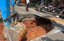 Lubang Menganga di Jalanan Lenteng Agung, Panjangnya 16 Meter