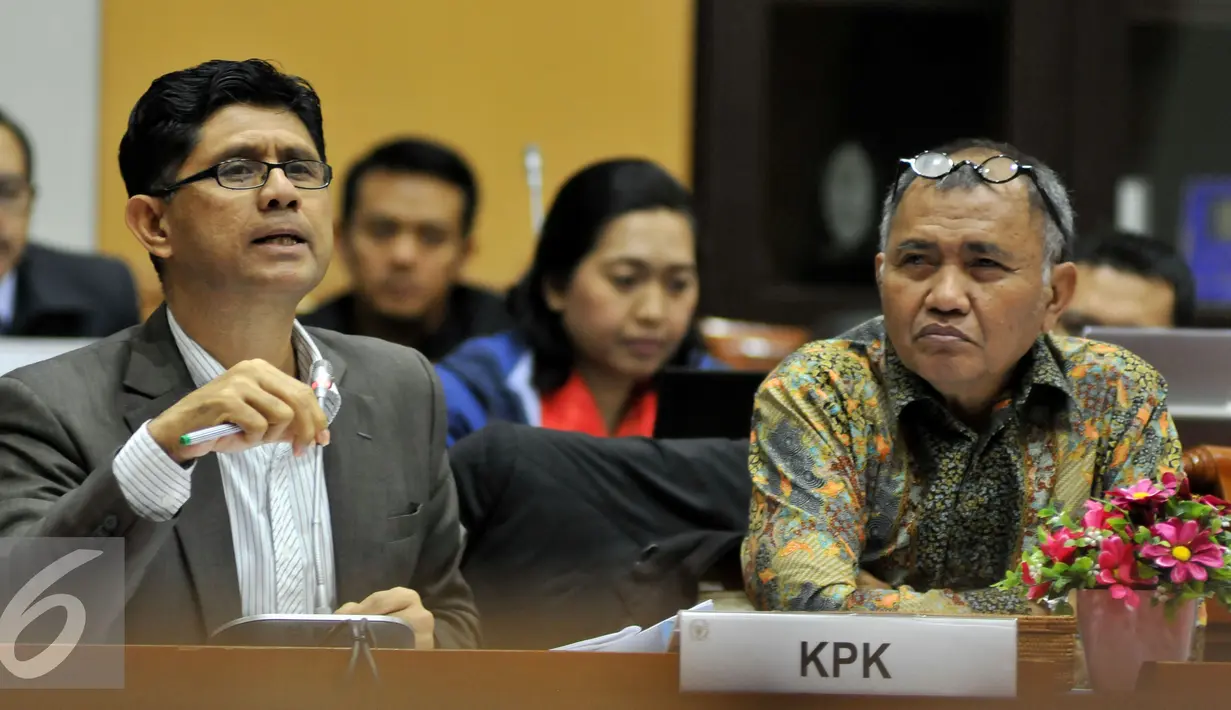 Pimpinan KPK Agus Rahardjo dan Wakil Pimpnan KPK Laode M. Syarief saat mengikuti RDP di Gedung Nusantara II, Kompleks Parlemen Senayan, Jakarta, Rabu (15/6). Rapat tersebut membahas laporan hasil Audit kasus RS. Sumber Waras. (Liputan6.com/Johan Tallo)