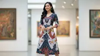 7 Tren Model Dress Endek Terbaru 2026 yang Elegan dan Cocok untuk Berbagai Acara