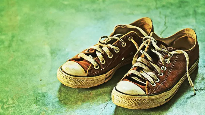 5 Alasan Kenapa Kamu Harus Pertahankan Sepatu yang Sudah Lawas
