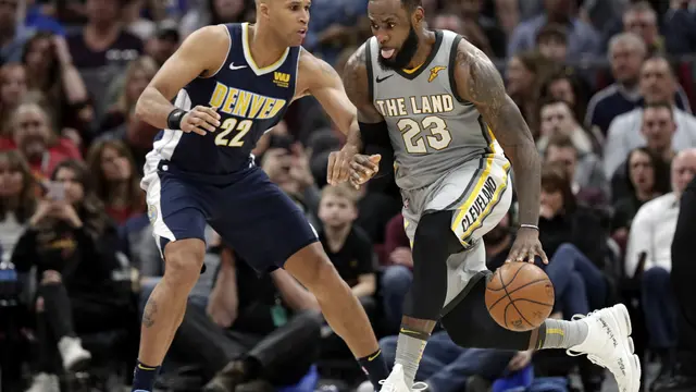 LeBron James berduel dengan Richard Jefferson
