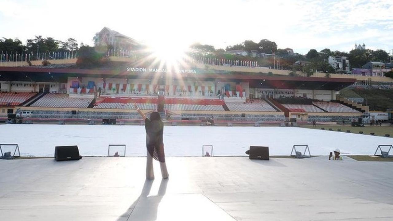 Anggun C Sasmi persiapan pembukaan peparnas 2021.