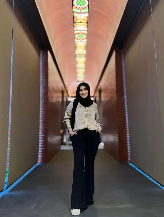 Atas putusan tersebut, baik penggugat dan tergugat sama-sama menerimanya. Gunawan juga tak akan mengajukan banding atas gugatan yang dilayangkan oleh Okie. [Instagram/okieagustina_]