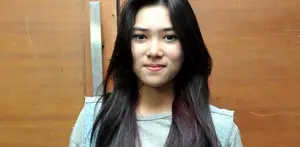 Sebagai seorang idola pastinya dibuntuti dengan para fans dan haters. Isyana anggap kritikan dari mereka adalah hal normal.