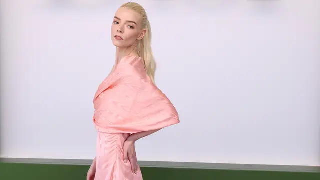 Adu Gaya Jisoo Blackpink Versus Anya Taylor-Joy, 2 Wajah Global Dior di PFW 2026