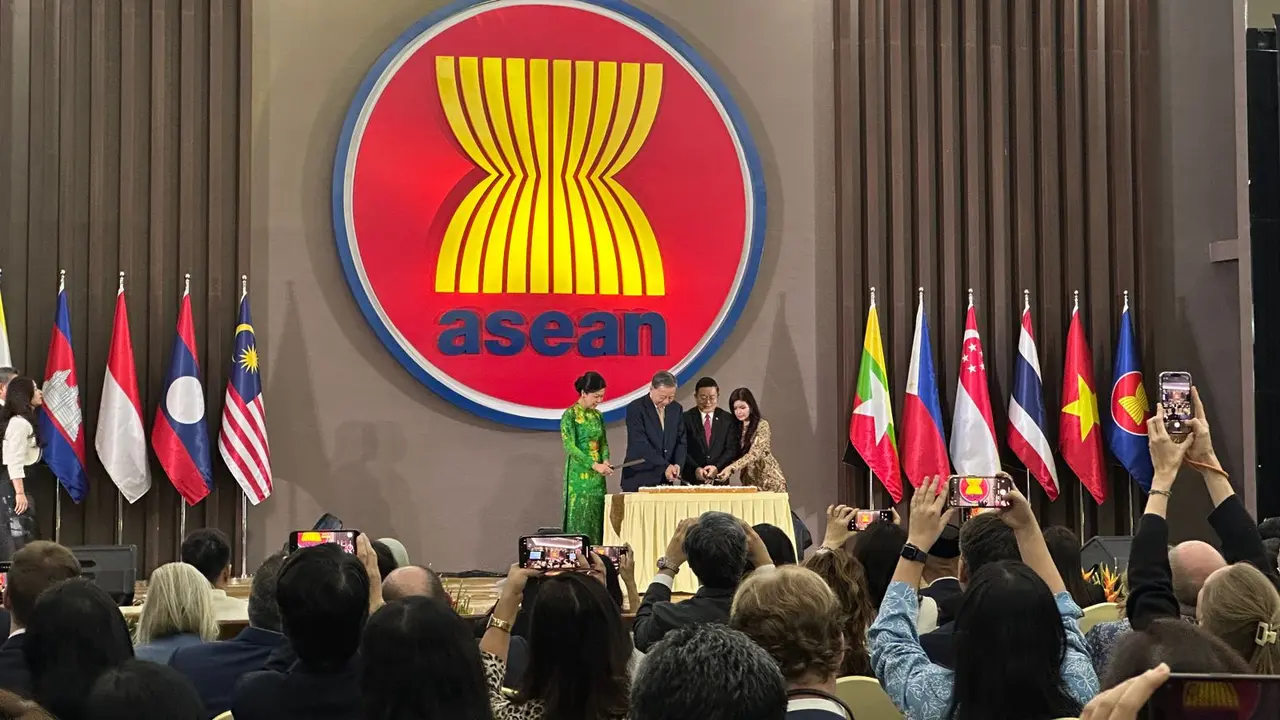 Sekretaris Jenderal Komite Sentral Partai Komunis Viet Nam (PKV), To Lam saat berkunjung ke Kantor Sekretariat ASEAN, Senin (10/3/2025). (Liputan6.com/Benedikta Miranti)