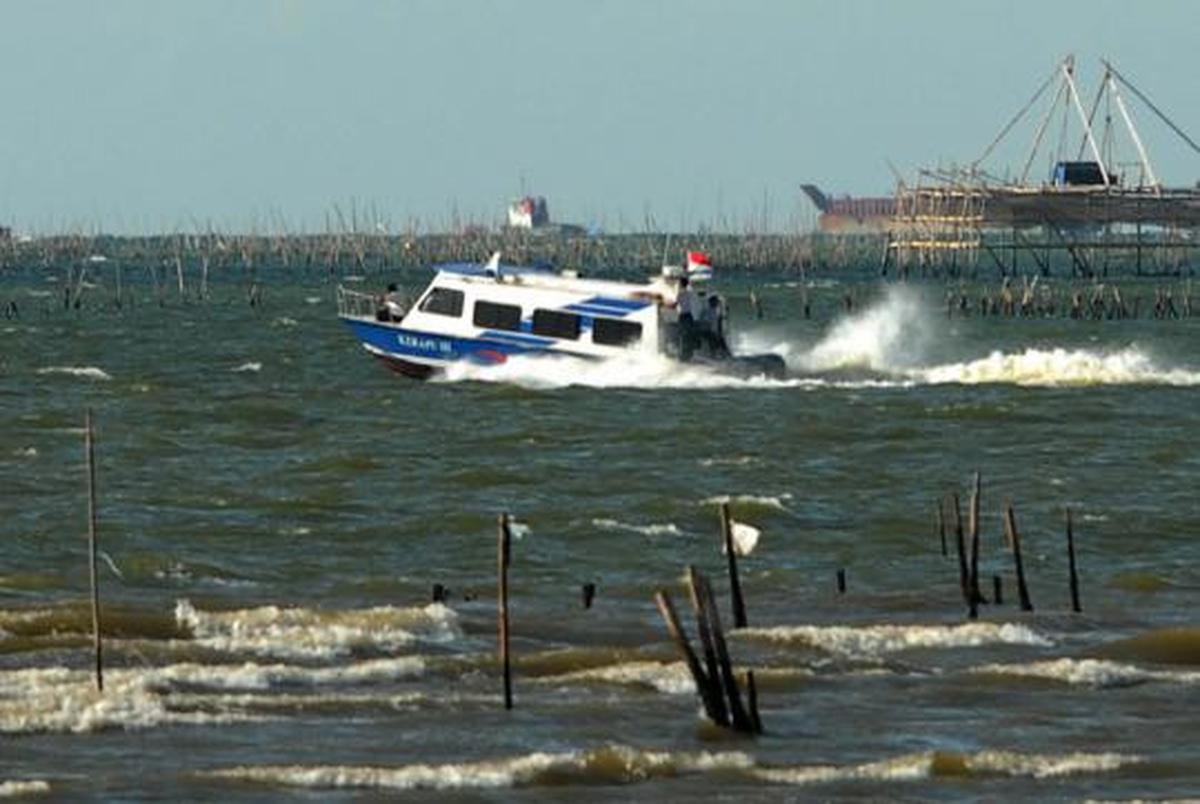Jokowi uji coba waterway Marunda