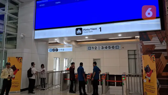 FOTO Sensasi Naik Kereta Cepat Jakarta-Bandung