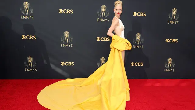 Anya Taylor-Joy di Emmy Awards 2021