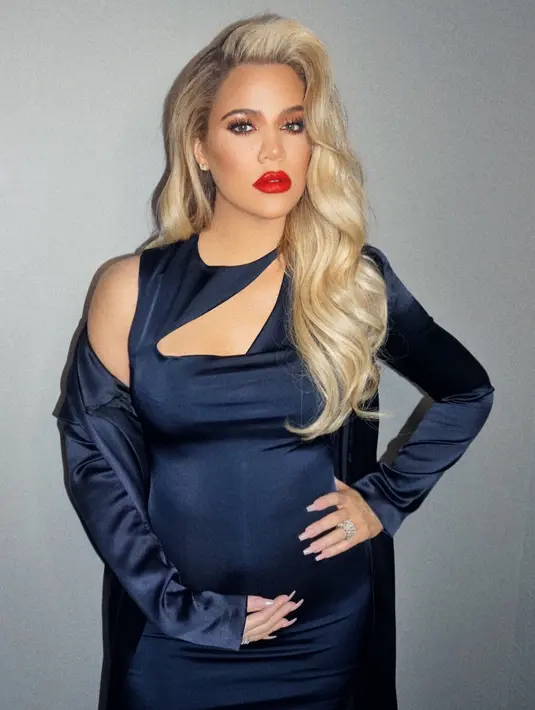 Usai mengumumkan kehamilannya pada Desember lalu, Khloe Kardashian pun mulai rajin mengunggah foto kehamilannya. (instagram/khloekardashian)