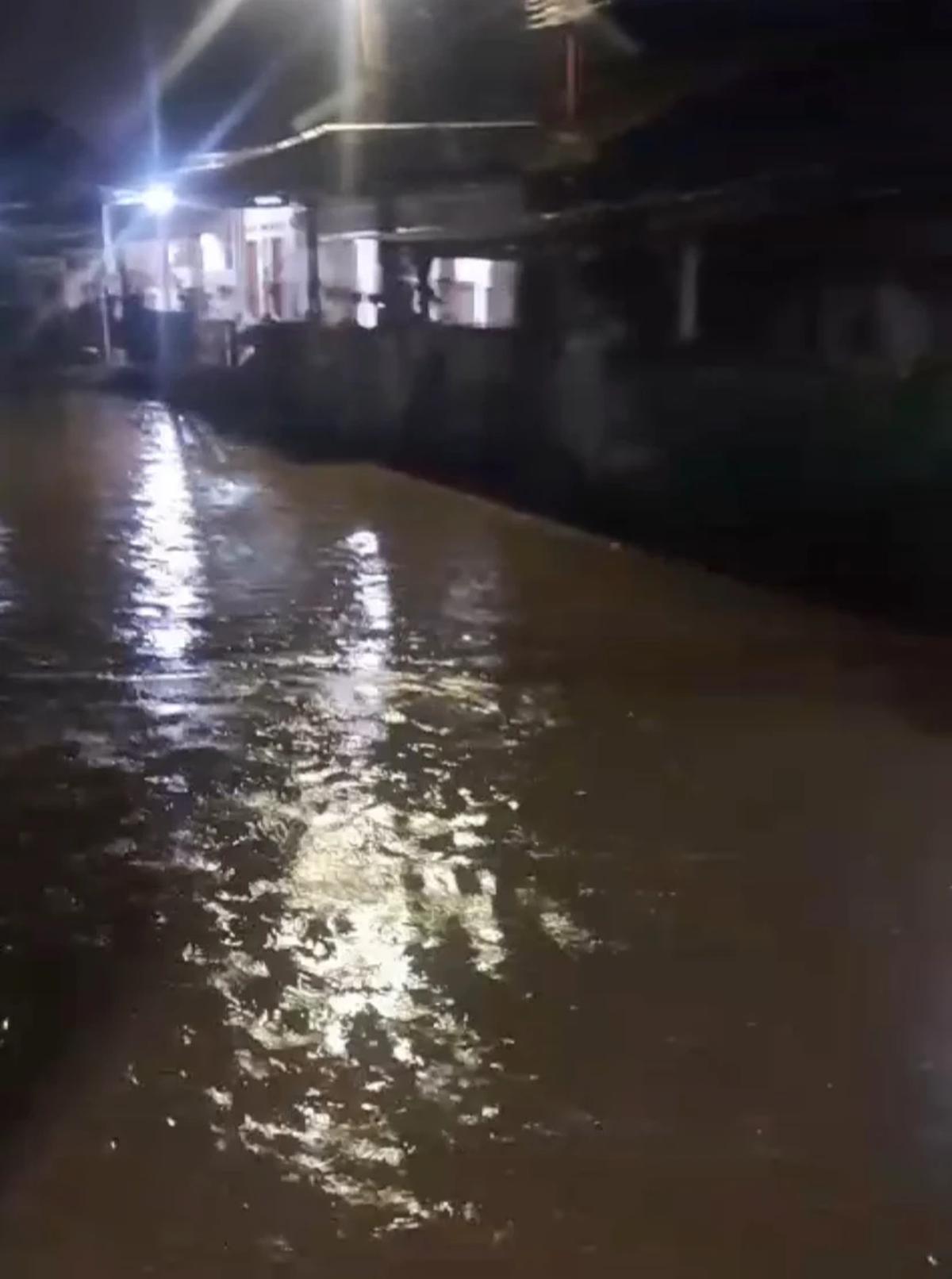 Hujan Deras Guyur Bandar Lampung, Sejumlah Kecamatan Terendam Banjir