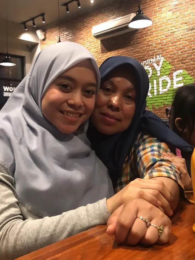 6 Potret Kebersamaan Lesty Kejora dan Ibunda, Selalu Kompak