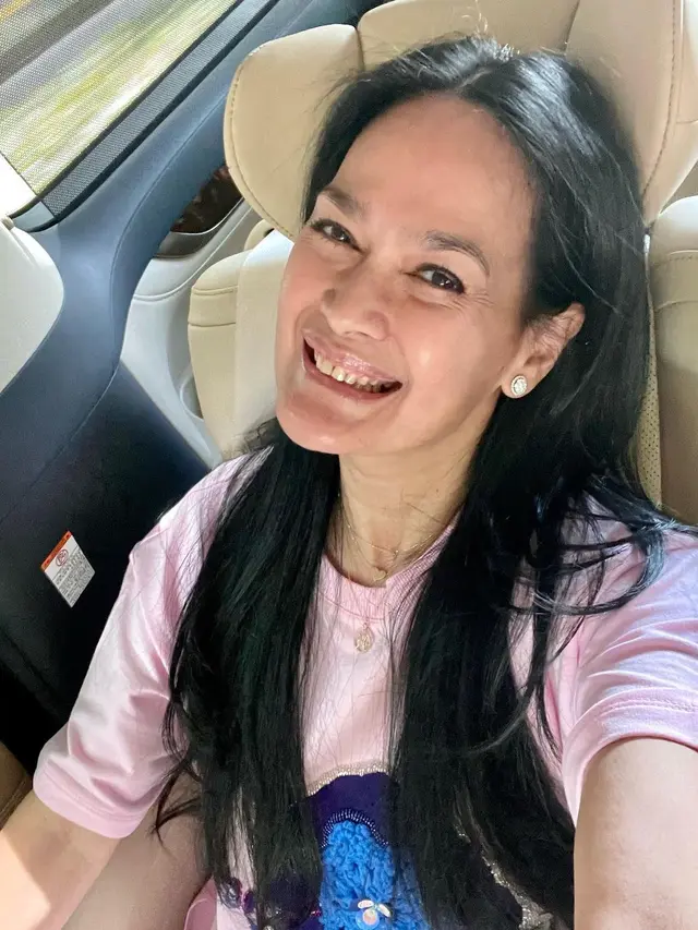 Donna Harun punya rambut sehat (Instagram/donnaharunofficial)