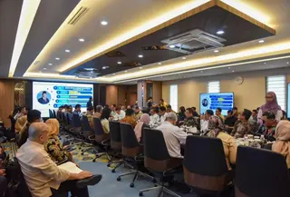 Seskab Teddy Hadiri Meeting Tim Pengendalian Inflasi Pusat (TPIP) di kantor Kementerian Koordinator Bidang Perekonomian, Kamis (29/1/2026).