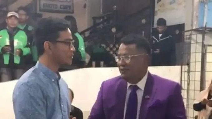 [Bintang] Hotman Paris Hutapea dan Gibran Rakabuming Raka