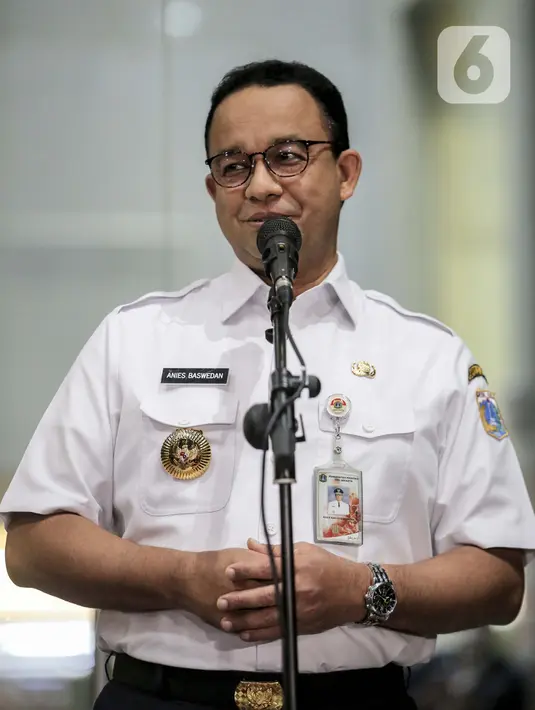 Gubernur DKI Jakarta Anies Baswedan memberikan keterangan seusai menjalani pemeriksaan di Gedung KPK, Jakarta, Rabu (7/9/2022).