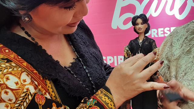Barbie Anne Avantie, Detail Selendang Batik Pekalongan Produksi AS Bikin Takjub