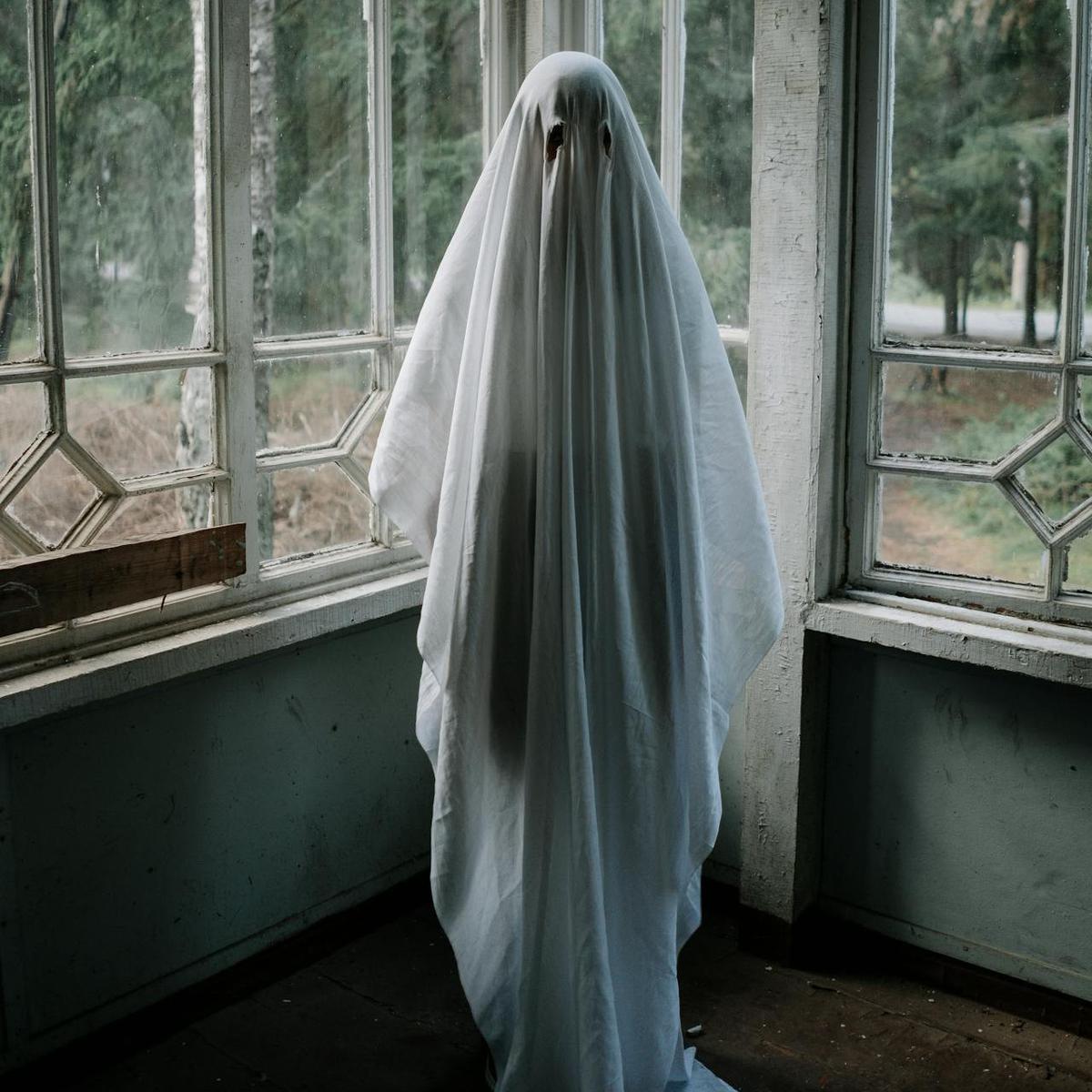 Ilustrasi Rumah Hantu