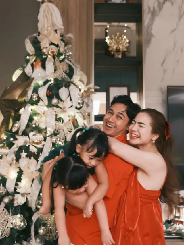 Dekorasi Natal Artis yang Mewah dan Penuh Kehangatan