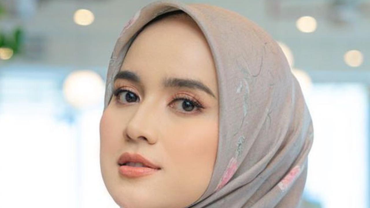 Sosok Cantik Analisa Widyaningrum, Lulusan Terbaik UGM Kini Tinggal di Inggris Kisah Masa Lalunya Penuh Haru