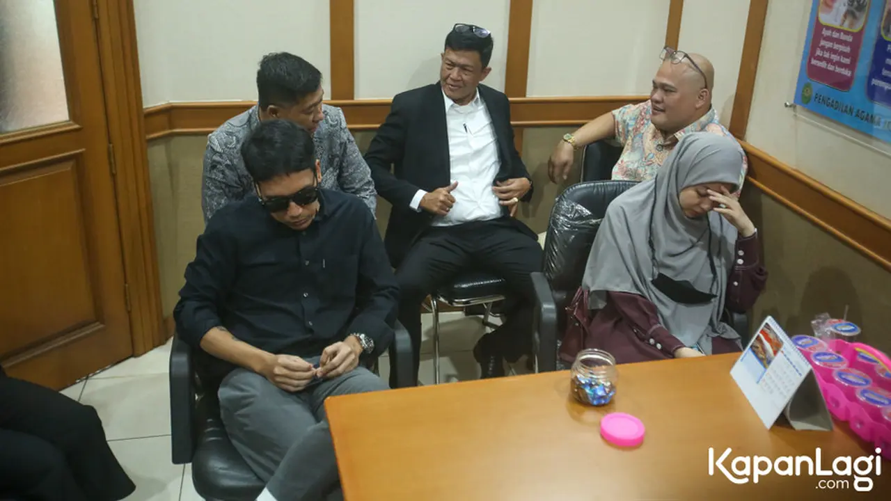 Desta dan Natasha Rizky sidang perdana