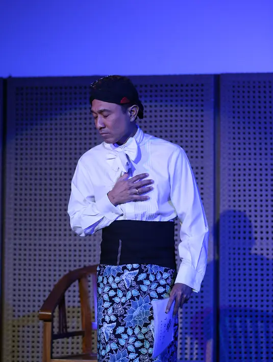 "Menurut gua harus disikapi dengan tegas oleh pemerintah, bagaimana suapaya hal ini tidak terjadi lagi. Ini kan udah beberapa kali terjadi. Makanya gua bilang hukum di Indonesia itu harus ditegakkan," jelas Lukman Sardi. (Andy Masela/Bintang.com)