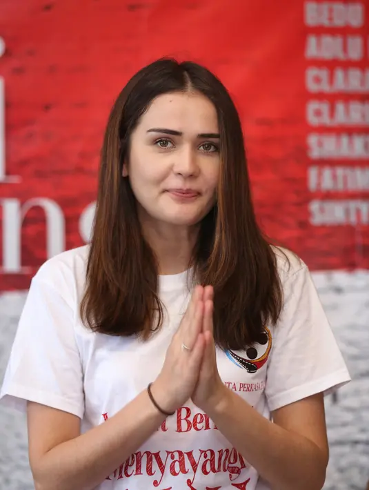 Senk Lotta hadir saat syukuran jelang proses syuting film Jangan Berheti Menyayangi Aku di kawasan BSD, Tangerang Selatan, Kamis (12/3/2020). (Adrian Putra/Fimela.com)