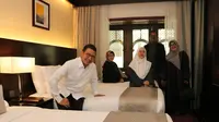 Menag Lukman Hakim Saifuddin dan Menko Pemberdayaan Manusia dan Kebudayaan (PMK) Puan Maharani meninjau persiapan layanan akomodasi bagi jemaah haji di Kota Madinah Al Munawwarah, Rabu (1/5/2019) waktu setempat. (Ist)