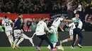 Bologna sukses mengukir sejarah dengan merengkuh gelar juara Coppa Italia 2024/2025. (Isabella BONOTTO/AFP)
