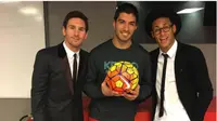Neymar Hina Gaya Berpakaian Suarez