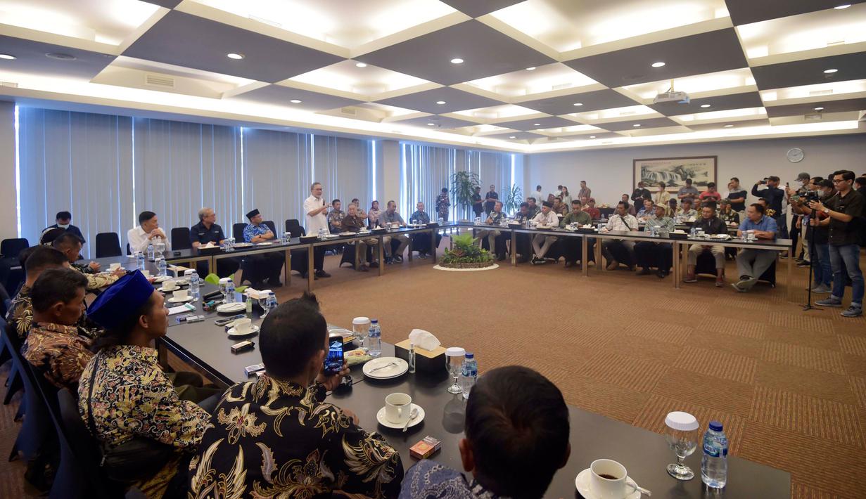 Zulkifli Hasan menambahkan, Kementerian Perdagangan akan melakukan koordinasi dengan instansi terkait agar pasokan tembakau dan cengkih dapat memenuhi kebutuhan industri rokok dengan mengutamakan hasil petani dalam negeri. (Foto: Kementerian Perdagangan RI)