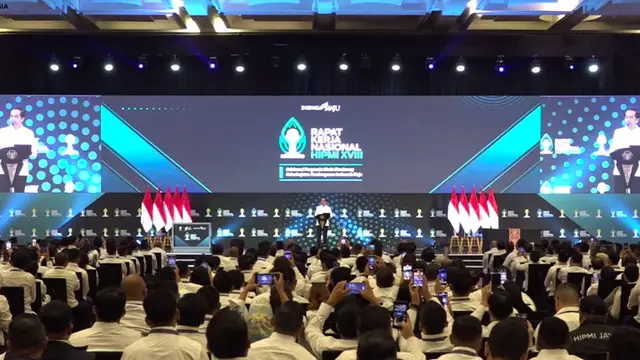 Presiden Jokowi saat memberikan pidato pembukaan Rakernas HIPMI Tahun 2023 di ICE BSD Tangerang. (Istimewa)