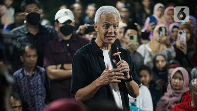 Ganjar Berdialog dengan Warga Desa Watuagung Banyumas
