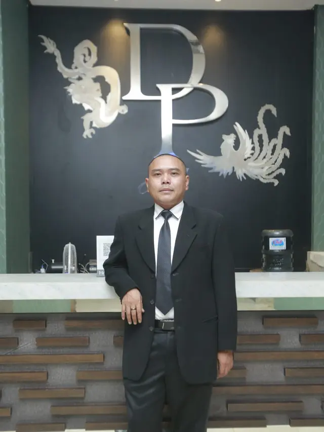 Manager Hotel Grand Asia, Tito