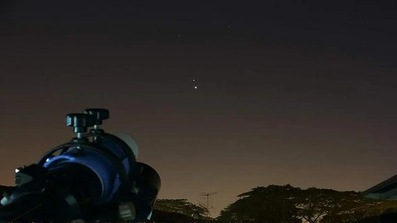 Venus dan Jupiter Tampak Langsung dari Bumi