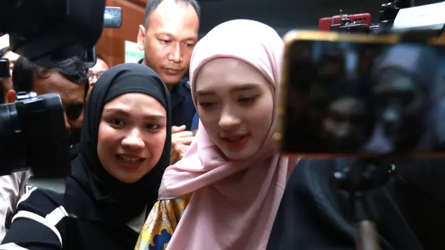 Inara Rusli Sidang Mediasi Perceraian