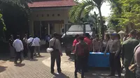 Mobil anti-huru hara disiagakan di sidang putusan guggatan HTI (Liputan6.com/Ditto)