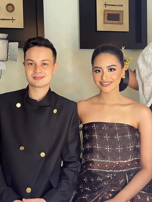 <p>Amanda Khairunnisa dan Tavan Dutton saat persiapan untuk foto prewedding mereka. [Foto: Instgaram/ akhairunnisa]</p>