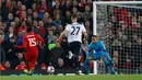 Striker Liverpool, Daniel Sturridge, saat mencetak gol ke gawang Tottenham Hotspur pada putaran keempat Piala Liga Inggris di Stadion Anfield, Liverpool, Selasa (25/10/2016) waktu setempat. (Action Images via Reuters/Jason Cairnduff)