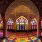 Masjid Nasir-Ol-Molk, masjid megah dengan interior yang unik dan indah. (Sumber: Wikipedia)