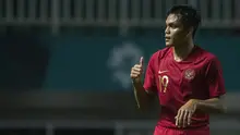 Bek Timnas Indonesia, Rachmat Irianto, saat melawan Thailand pada laga PSSI 88th U-19 di Stadion Pakansari, Jawa Barat, Minggu (23/9/2018). Kedua negara bermain imbang 2-2. (Bola.com/Vitalis Yogi Trisna)